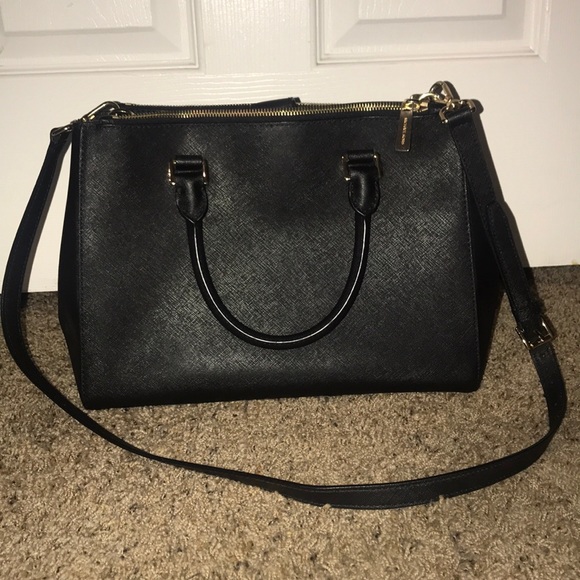 Michael kors purse - Picture 2 of 3